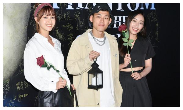 ella歌剧魅影初体验朝圣带老公笑曝以前只看过九孔唱