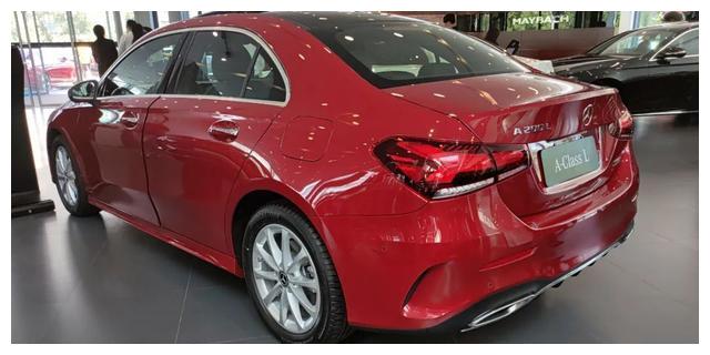 奔驰a级三厢版行情调查!最大优惠是多少?落地价格是?