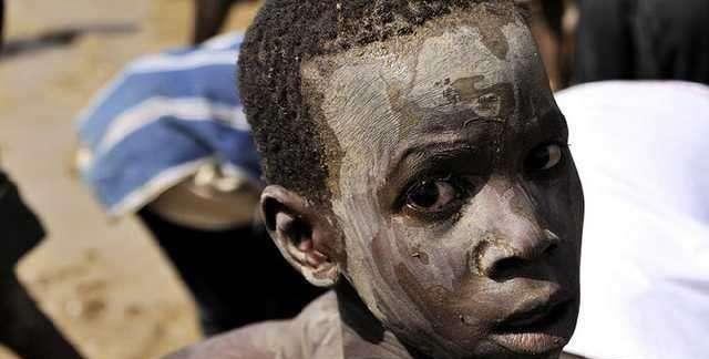 非洲一特别的渔村当地人都吃不起饭了一年却只能捕鱼15分钟