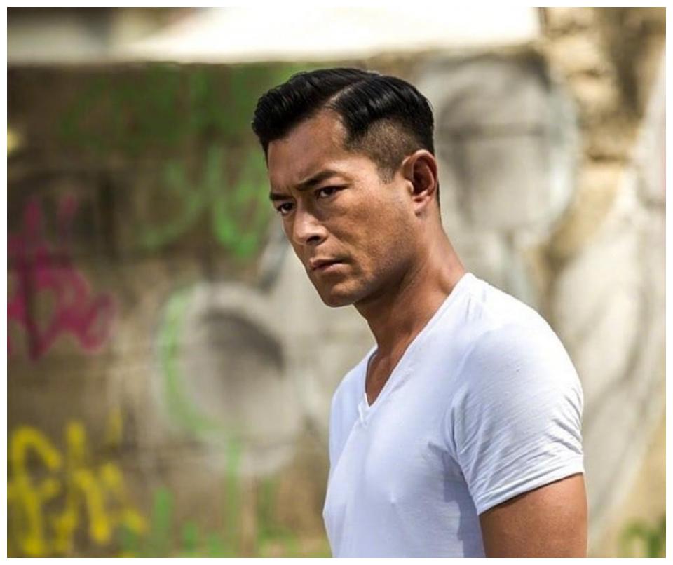 古天乐刚出道皮肤白皙经高人指点晒黑后爆红