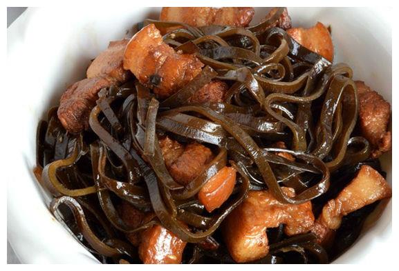 用料主料五花肉700克海带适量辅料植物油少许料酒少许酱油适量盐适量