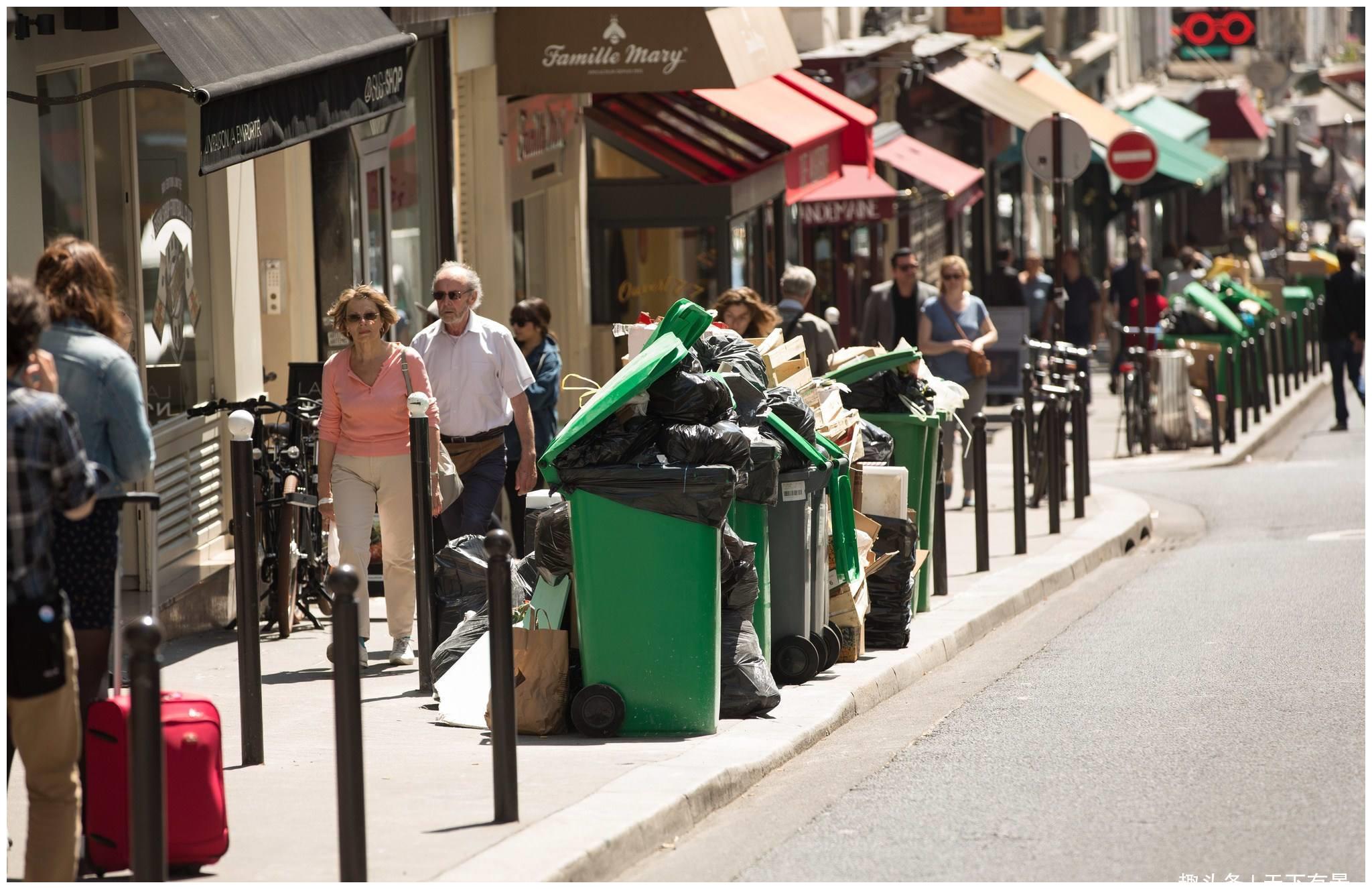 垃圾遍地,尿味弥漫,黑人随处可见,中国游客蒙:这是法国巴黎?