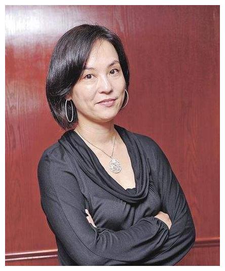 无惧歹徒见义勇为,还是赌王家族成员