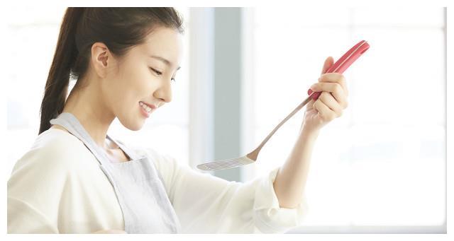 31岁保姆：给两个男雇主做住家保姆后，我才知为什么住家保姆高薪休闲区蓝鸢梦想 - Www.slyday.coM