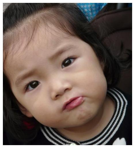 女儿"咬牙切齿"的模样萌翻了,网友:太可爱了|家长|女儿|小女孩_新浪