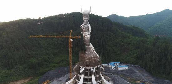 全世界最大的苗族美神雕像,比自由女神像还高20米休闲区蓝鸢梦想 - Www.slyday.coM 全世界最大的苗族美神雕像,比自由女神像还高20米休闲区蓝鸢梦想 - Www.slyday.coM