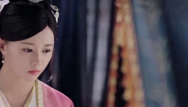 芸汐传:宁静帮芸汐引开百里茗香,芸汐看着龙非夜,脸上全是担心