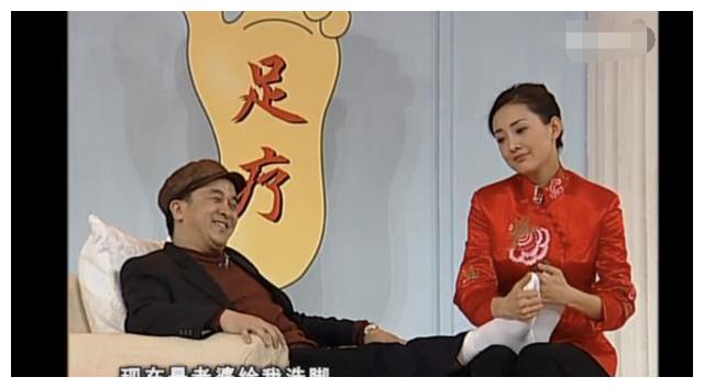 二零零三年,牛莉与黄宏搭档合作了小品《足疗》,第一次登上春晚的舞台