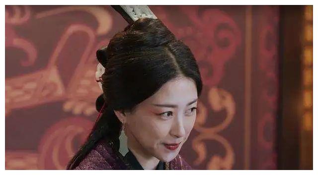 结果,朱珠版的太后赵姬,有点玛丽苏的味道,她跟宁静版的有啥差别,朱珠