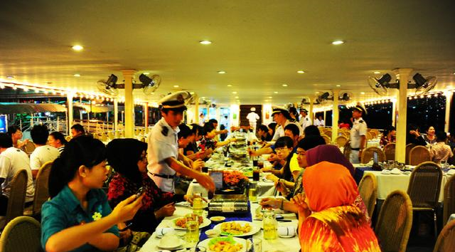 被称为“东方巴黎”的越南旧都,莲雾榴莲水果物美价廉