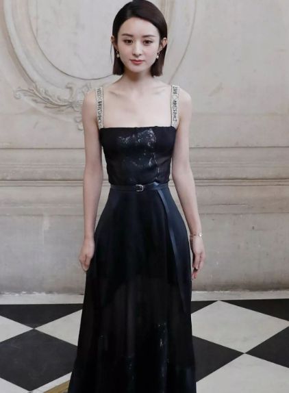 赵丽颖有多瘦,看到她穿裙子的腰后,我酸了!