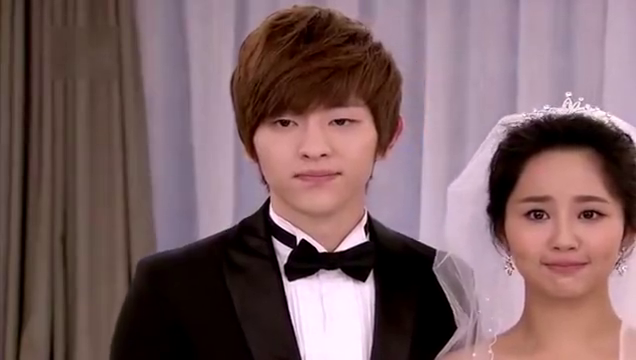 花非花雾非雾雪花终于等到了烟花结婚三朵小花幸福地抹眼泪