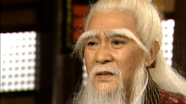 和昆仑三圣的缘故,被少林寺驱逐,觉远大师不得已带了郭襄和张三丰逃命