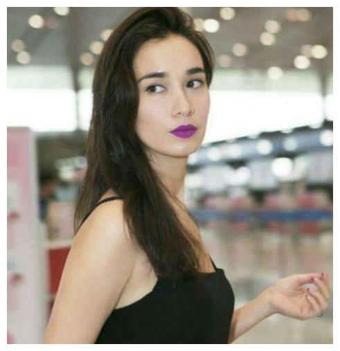 明明是中国人,但却被误认外国人的4位明星,他用实力证明国籍