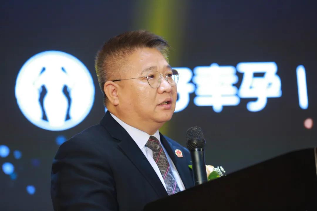 她经济引签约热潮__财经头条