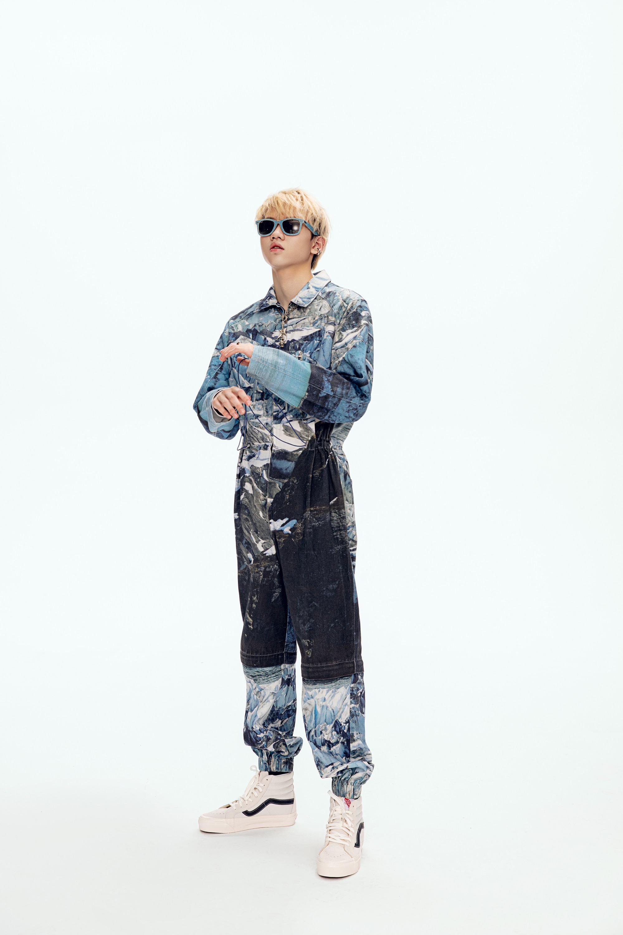 从live歌手到综艺首发00后新锐唱作人刘思鉴破圈来袭