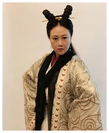 tvb天山童姥陈安莹近照曝光,体态发福双下巴明显,至今仍未嫁