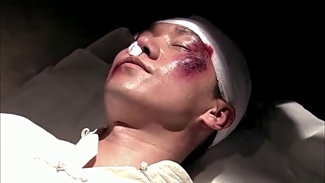 红军指挥员被国军抓获打的鼻青脸肿,国军想收买他全力在说服