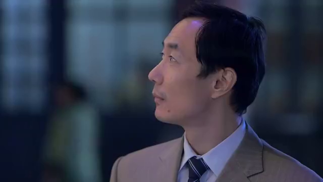 雪豹:张楚归来报恶讯,陈怡街头遭骚扰,这下有好戏看了