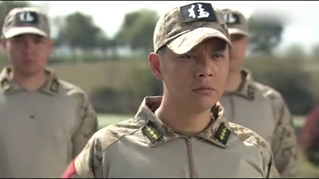 特种兵之火凤凰:天狼终于回归队伍,真是激动不已啊