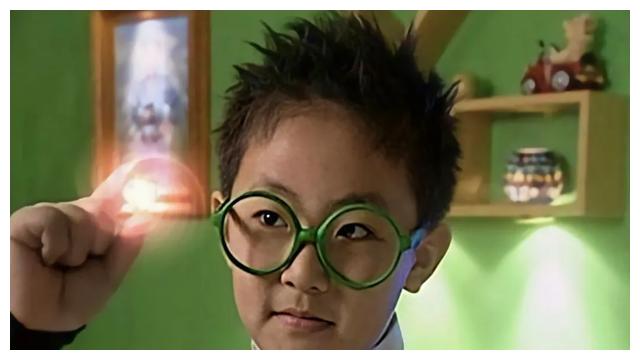 戏外的多面体扮演者邢凯轩在《快乐星球》拍完之后,也选择了退出娱乐