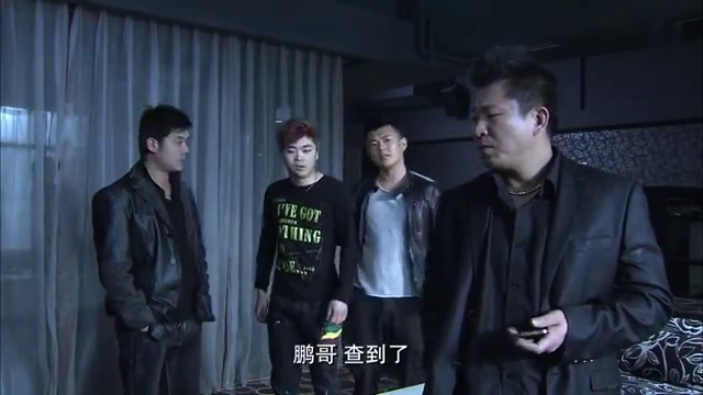 暗警:混混要剁保安的手,哪料保安是黑老大妻子的救命人,精彩了