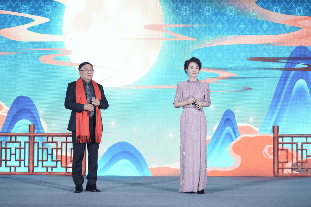 黄梅戏表演艺术家,国家一级演员,戏曲梅花奖得主周源源女士为大家倾情