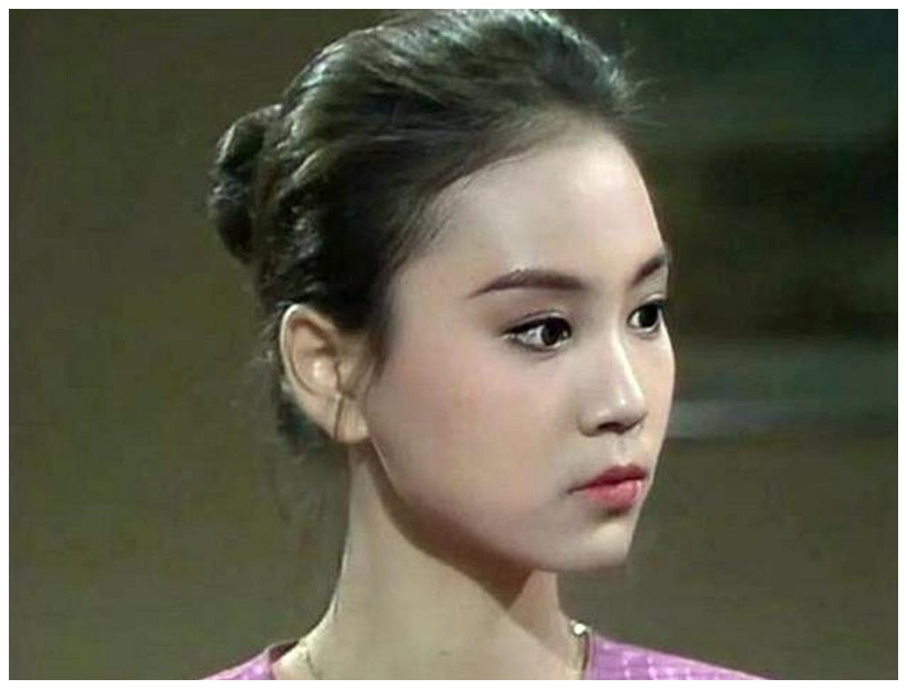 八十年代明星李芸：她是内地第一部琼瑶剧《在水一方》的女主角_气质