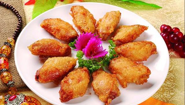 今日美食分享蒜香鸡翅鲜香诱人百吃不腻