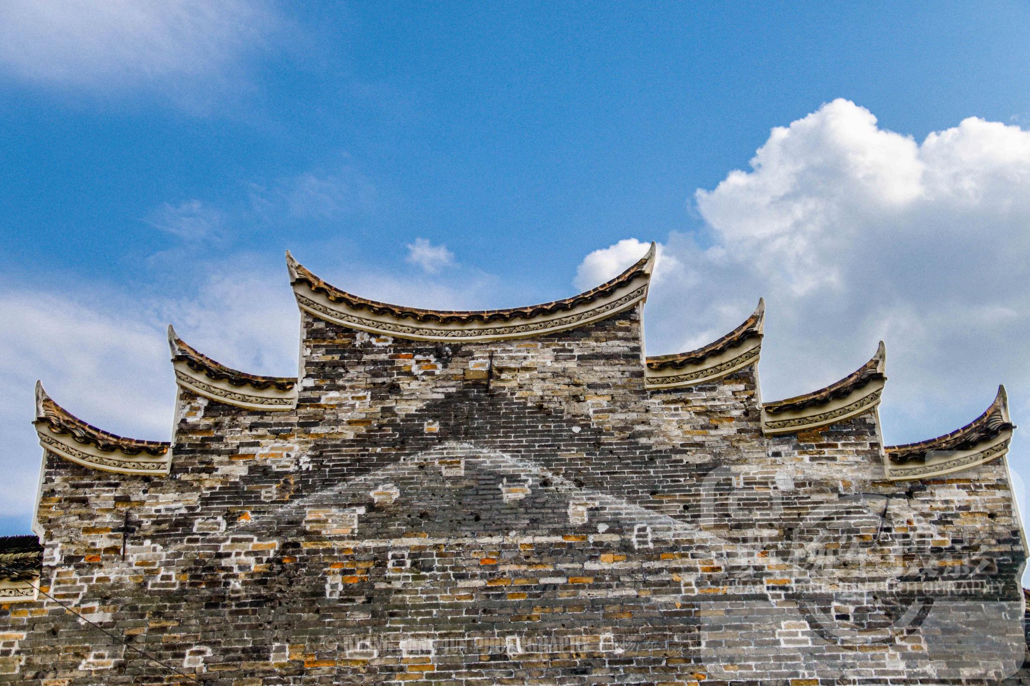 1 / 7 上宝村地处江西省赣州市于都县马安乡,上宝村内保存着众多的古