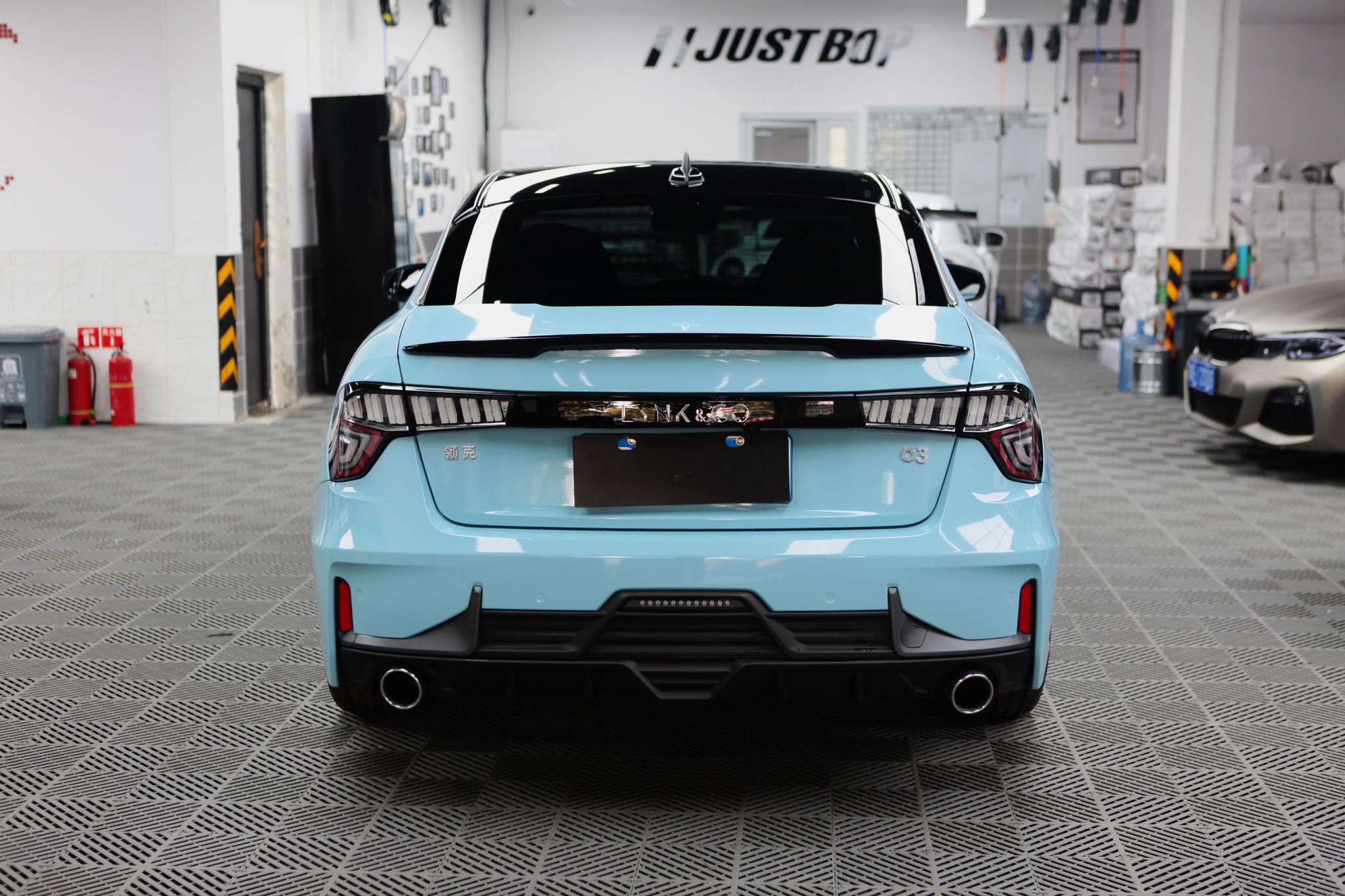 领克03改色浅天空蓝 这让它打破了改装界的惯例