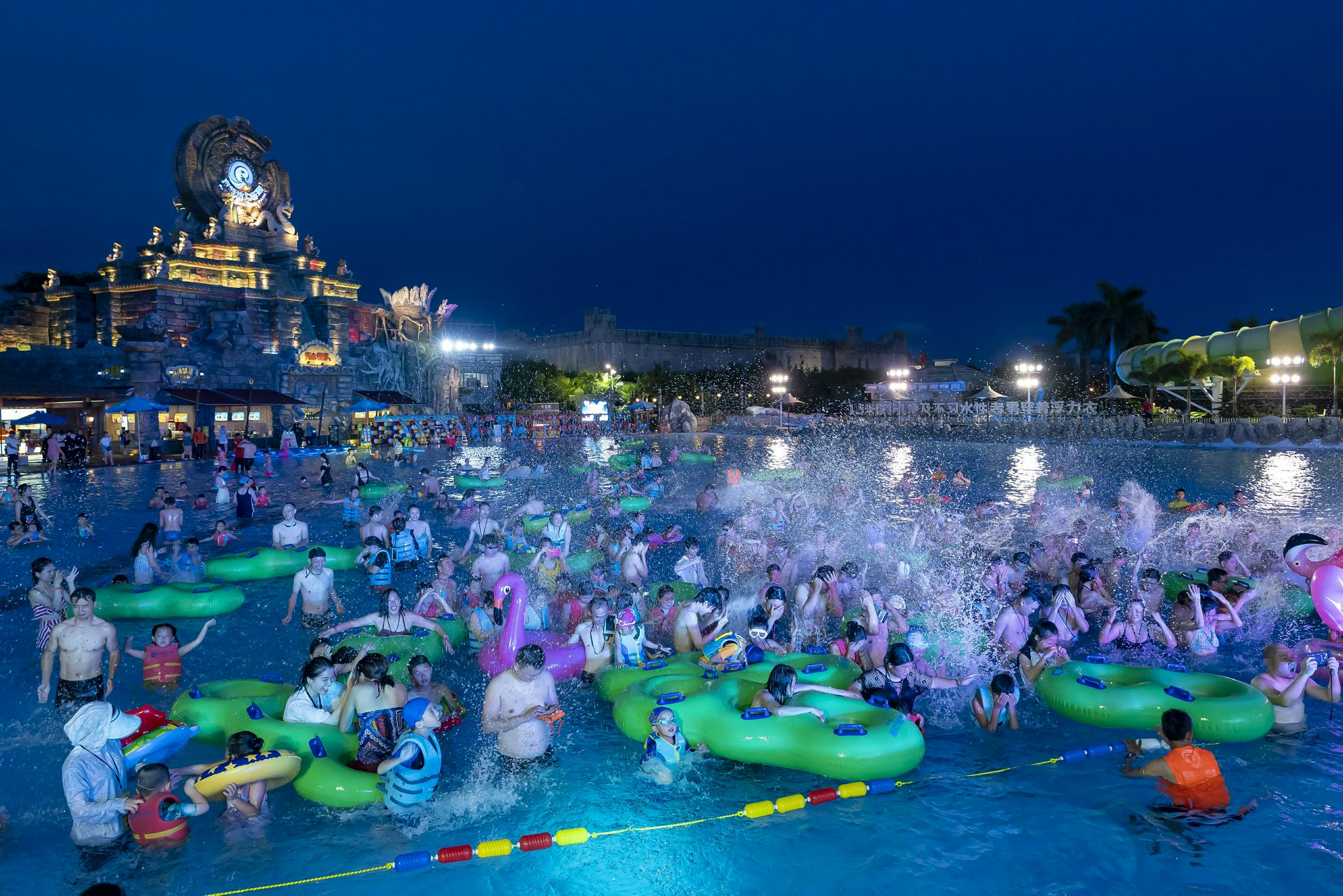 最低仅需200元畅玩双园!