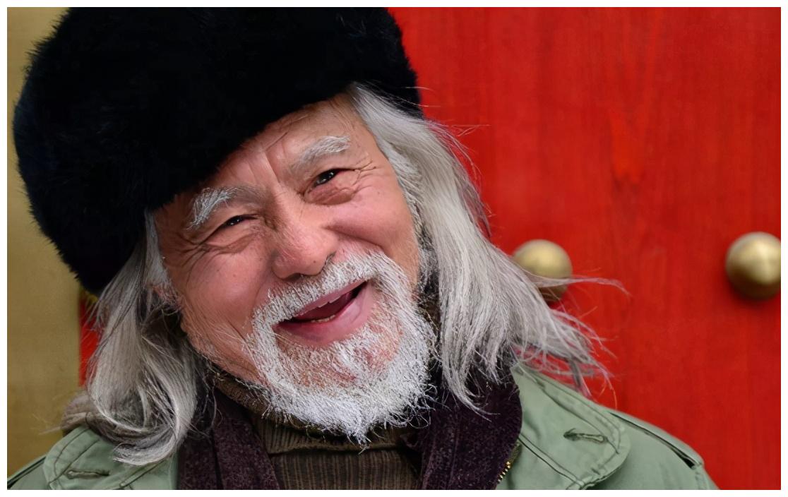 王德顺50岁身材就保养过硬,妻子长腿不输模特,52岁女儿颜值冻龄