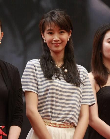 奚望,青春靓丽的她是女演员茹萍之女,眉眼清秀气质淡雅!