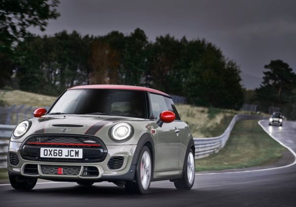 mini新一代jcw小钢炮南欧测试中动力将再提升