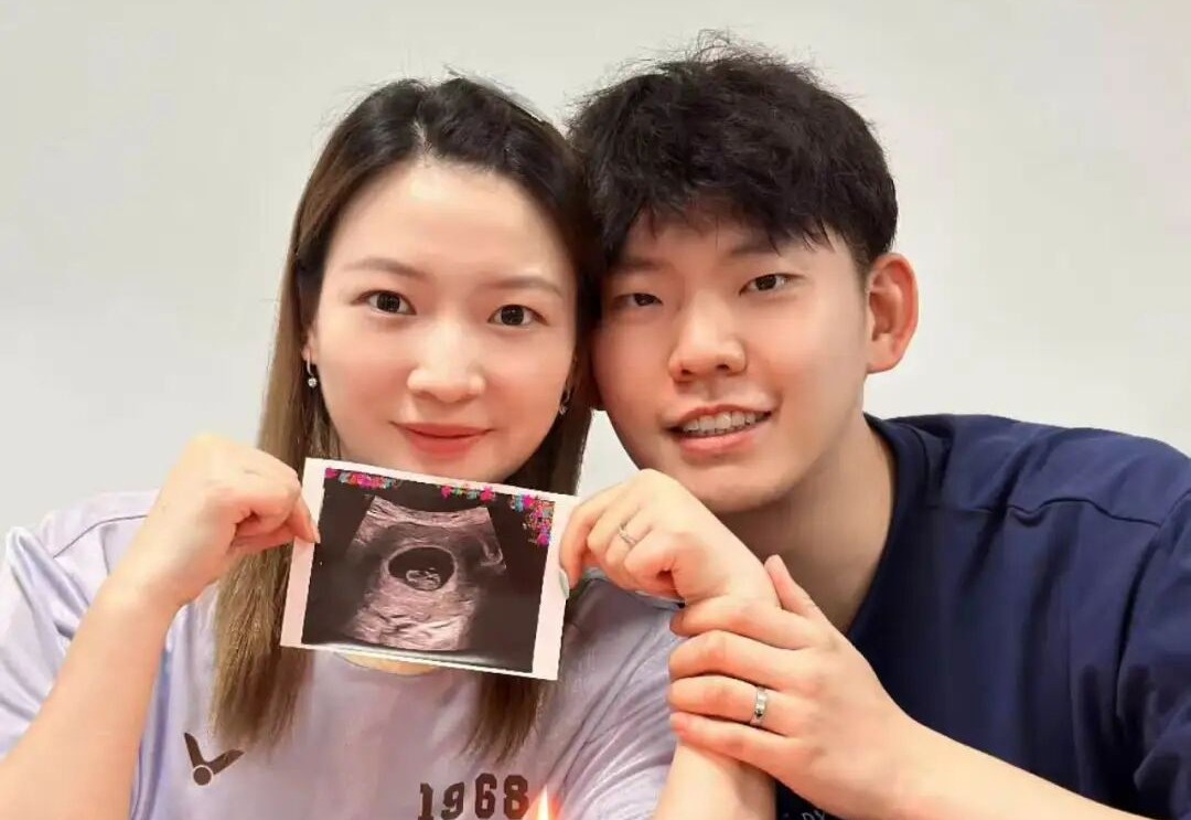 奥运冠军黄雅琼晒B超照官宣怀孕！与丈夫刘雨辰去年官宣结婚