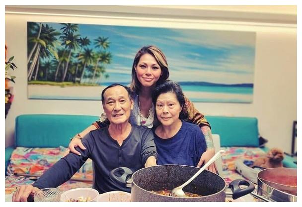 77岁东星骆驼陈惠敏领证结婚曾出手摆平刘嘉玲绑架事件