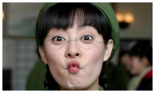 的现状,一人嫁入豪门,一人成电视剧"一姐"|亮剑|童蕾|何政军_新浪新闻