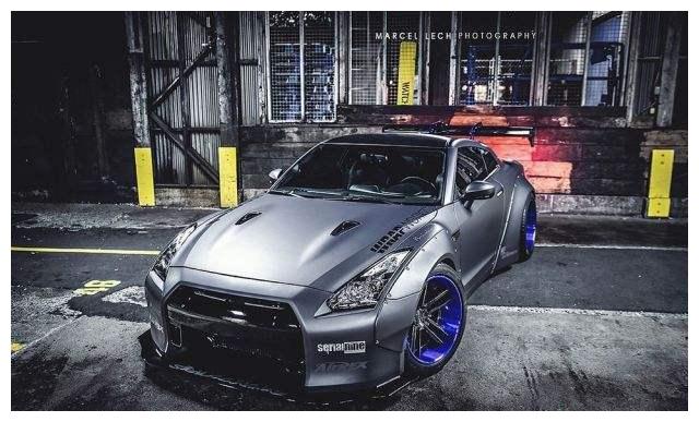 战神gtr:它来了,它来了百分之95男生热爱的低趴日产战神gtr