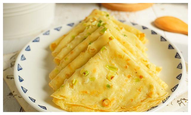 又薄又软的鸡蛋饼,面粉和水的比例很重要,营养早餐15分钟就上桌__财经