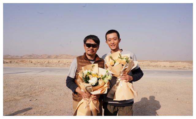 正午阳光新剧闽宁镇杀青演员白宇帆以热血青春展扶贫理想