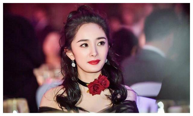 高颜值被称为翻版赵丽颖?杨幂签下13岁童星,出道3年参剧15部剧|黄杨|杨幂|赵丽颖_新浪新闻