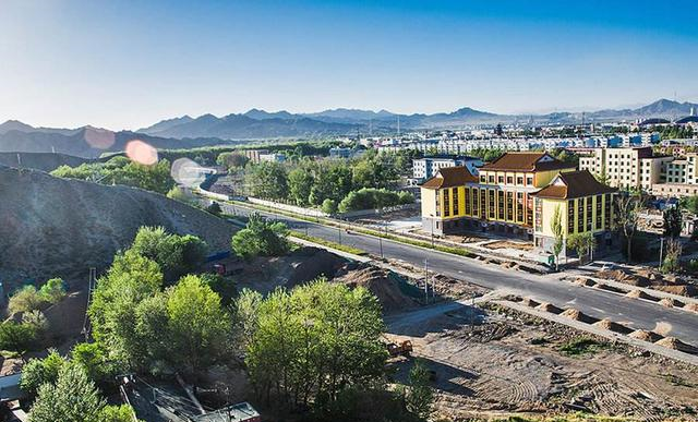 德令哈,有山有水有故事的城市,因一首诗而出名|德令哈|托素湖|高原