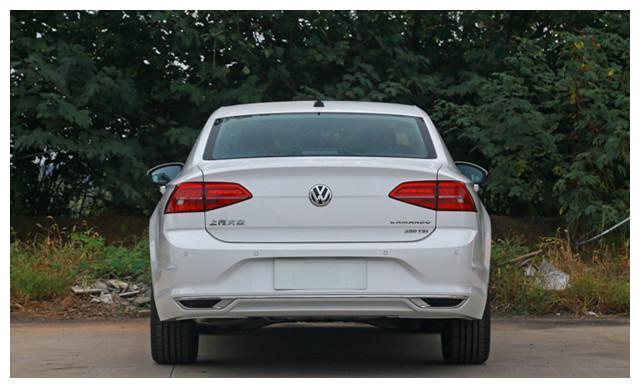 比速腾更有味道,21款凌渡实车,主打宽体轿跑