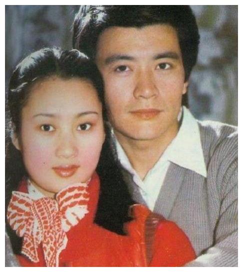 周里京两任妻子一个是挚爱一个是救赎