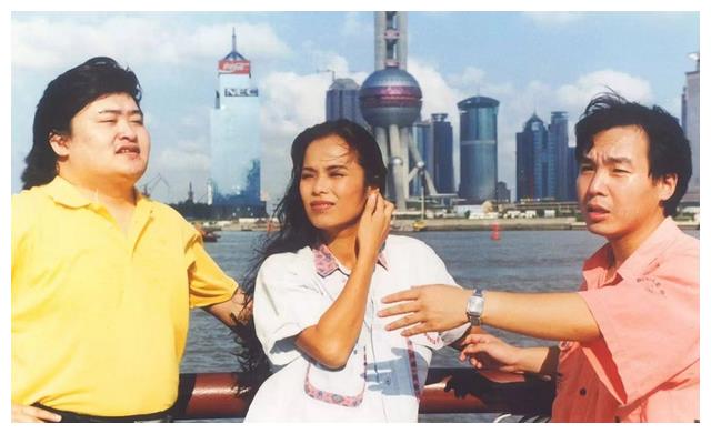 除了晒出和王国平导演与作曲夏伟光一起互动聚餐时的画面之外,韦紫明