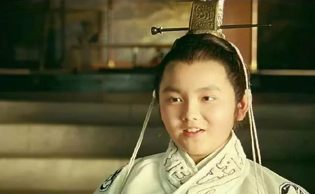 陈凯歌很支持儿子,在2010年,在他执导的电影《赵氏孤儿》中,陈飞宇