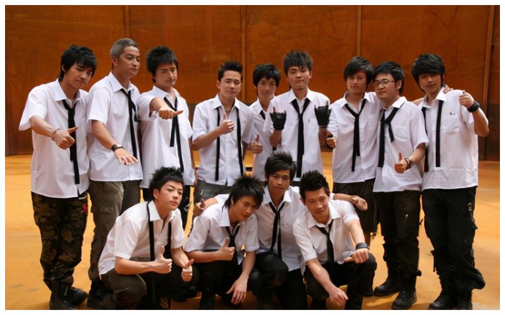 07快男陆虎公开恋情女友是小提琴手张远说女方像他爸