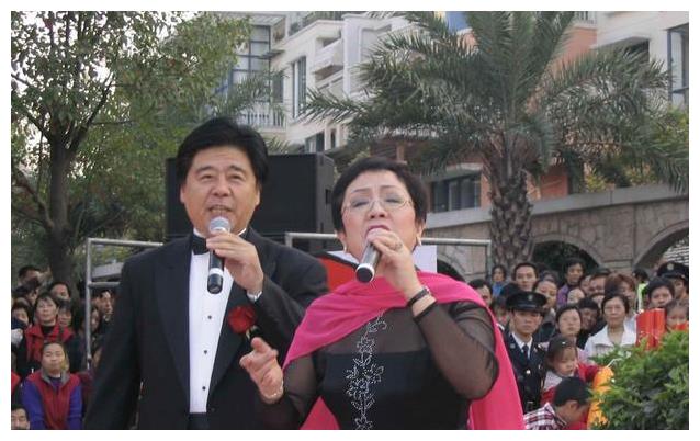 歌后谢莉斯患脑梗丈夫不离不弃女儿英年早逝伤透她的心