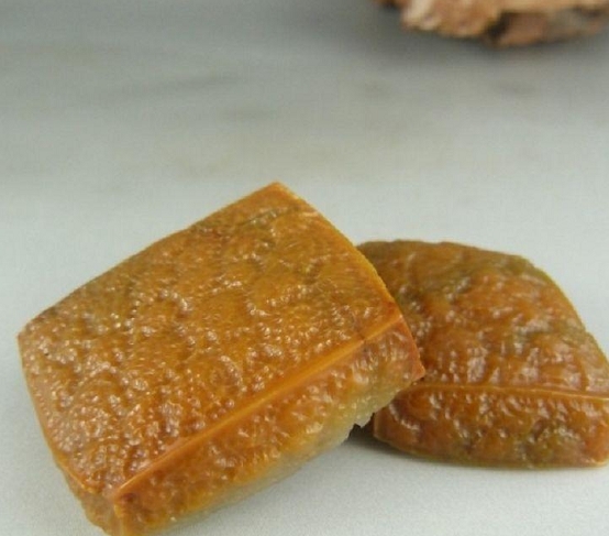 大自然奇石造型怪异 经雕刻师加工 成了一件件独一无二艺术品